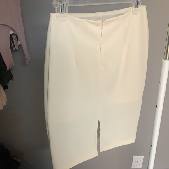 White pleated pencil skirt - Picture 2 of 2